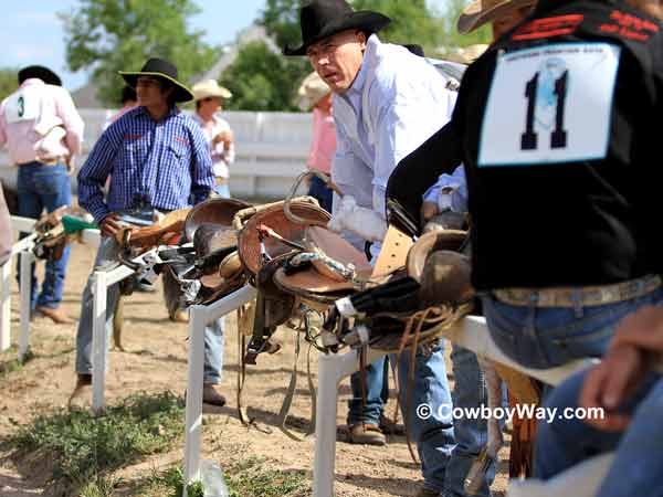 Wild horse race teams at Cheyenne Frontier Days