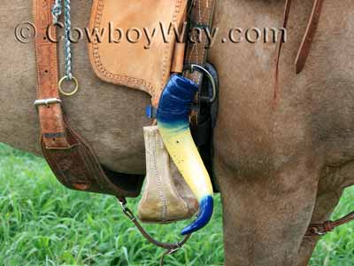 Flag boot on a saddle