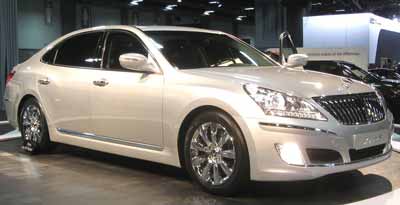 A light silver Hyundai Equus car