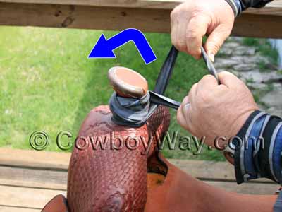 Continue wrapping the saddle horn